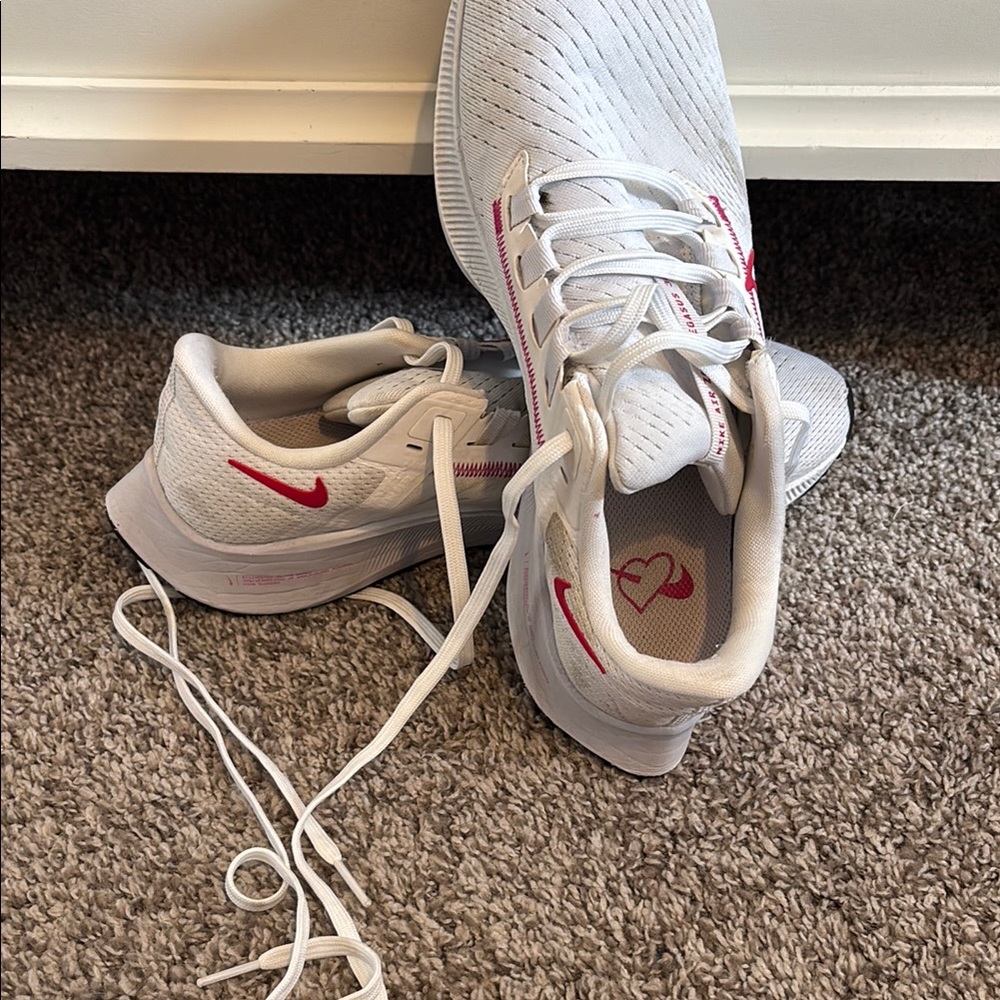 Nike White and Pink Sneakers